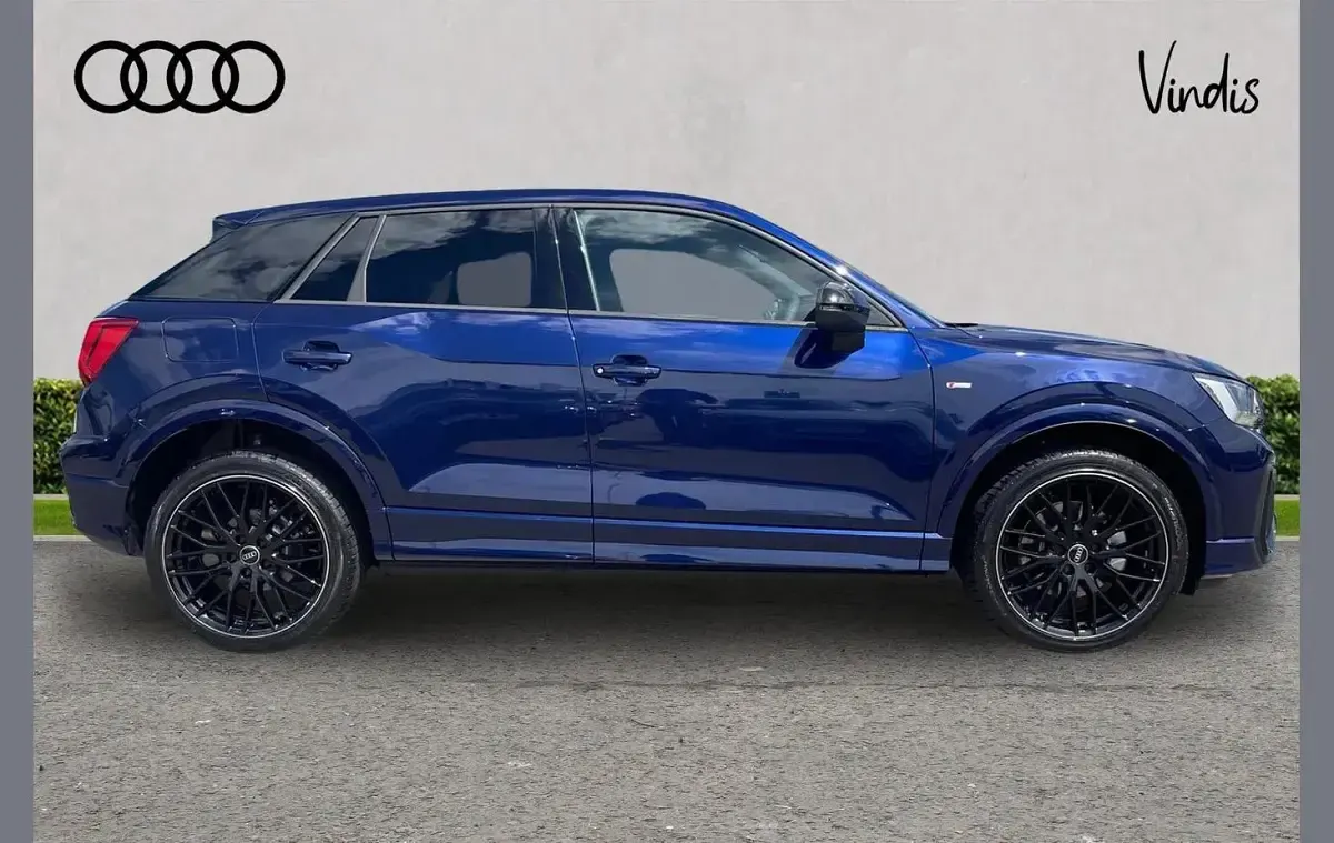 Used Audi Q2 Black Edition 147 HP (108 kW) 2026 Blue SUV
