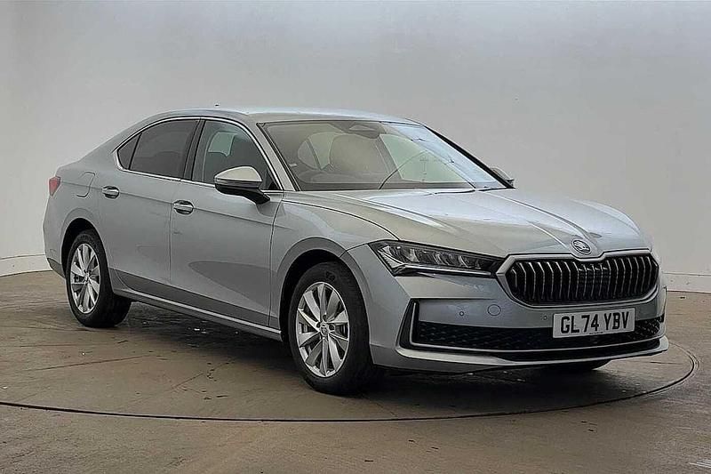 Pebble silver metallic Used 2024 Skoda Superb SE Technology Hatchback | £23,895 (Fair price) - Image 1/4