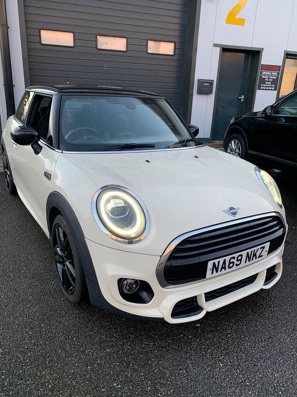 Used Mini Cooper Hatch 2019 White Hatchback