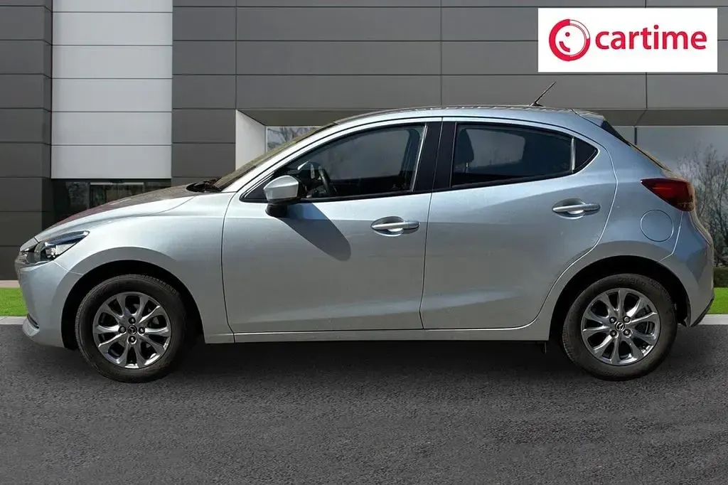 Used Mazda 2 90 HP (66 kW) 2022 Silver Hatchback