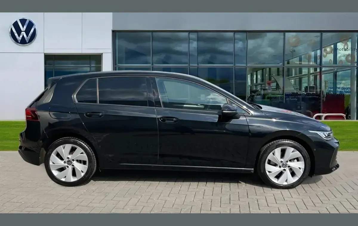 Usado VW Golf VIII Match 200 HP (147 kW) 2025 Preto Citadino