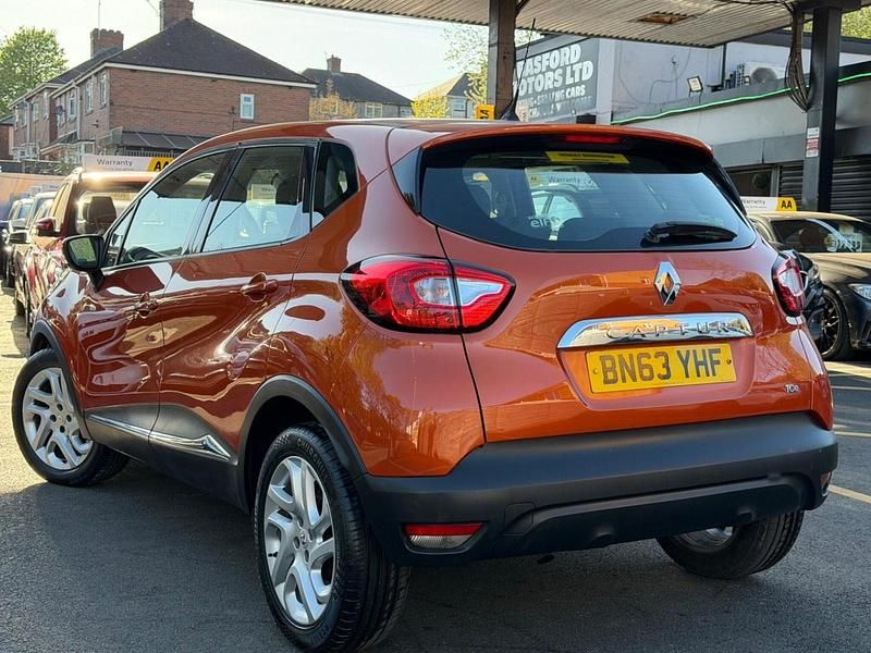 Used Renault Captur Dynamique 90 HP (66 kW) 2013 Orange SUV