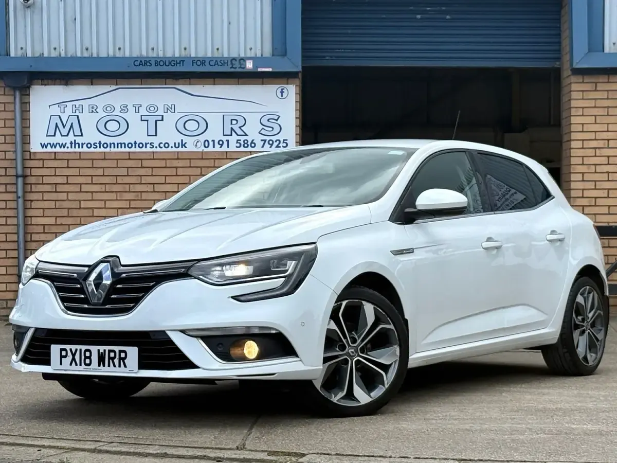 Used Renault Mégane Signature 110 HP (80 kW) 2018 White Hatchback