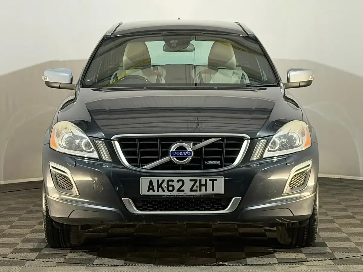 Used Volvo XC60 R-Design 215 HP (158 kW) 2012 Grey SUV