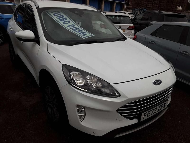 Used Ford Kuga Titanium 150 HP (110 kW) 2022 White SUV