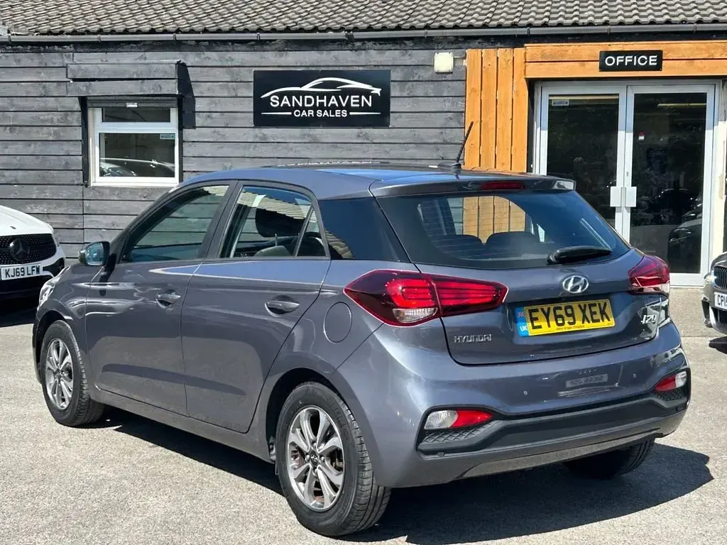 Used Hyundai i20 Edition 84 HP (61 kW) 2019 Grey Hatchback