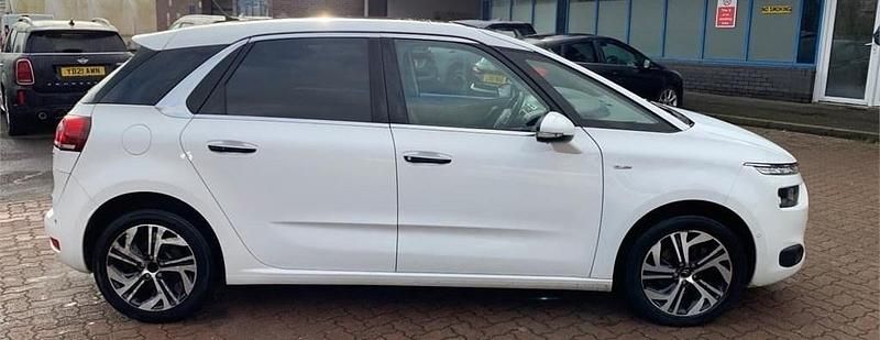 Polar white Used 2015 Citroën C4 Picasso Exclusive MPV | £5,575 (Fair price) - Image 1/4