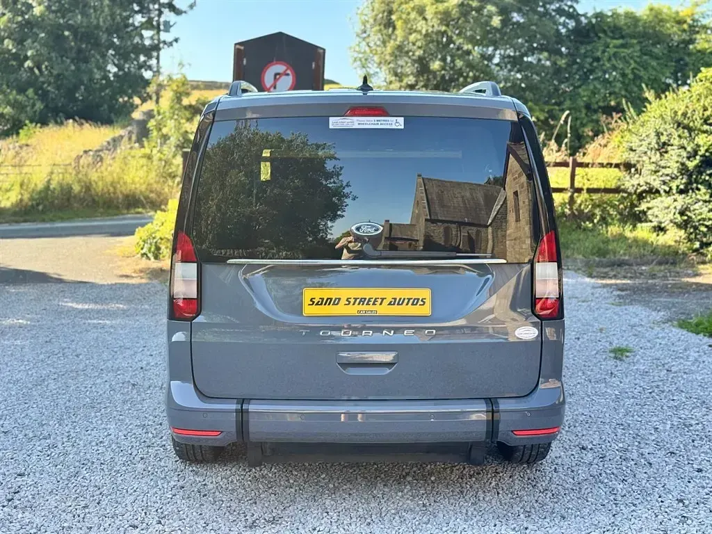 Used Ford Tourneo Connect Titanium 122 HP (89 kW) 2024 Grey MPV