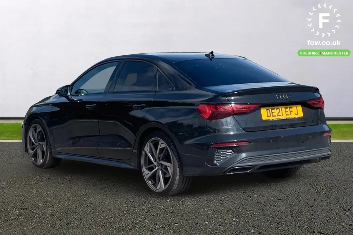 Usado Audi A3 Comfort 150 HP (110 kW) 2021 Preto Sedan