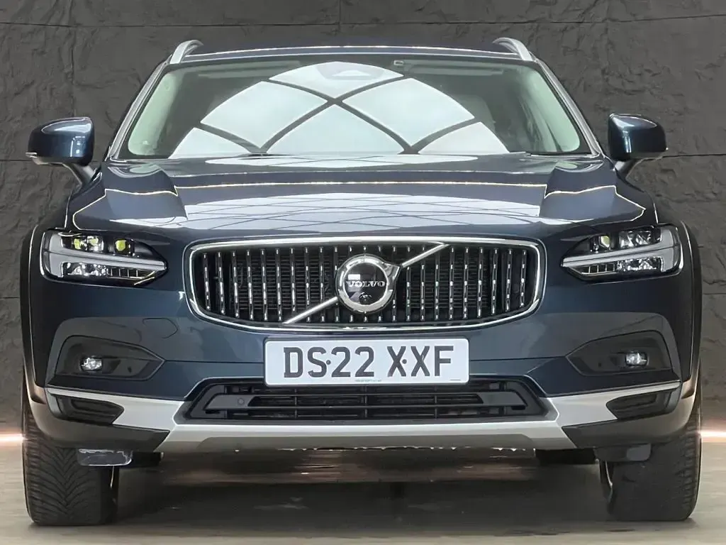 Usado Volvo V90 CC Plus 250 HP (183 kW) 2022 Azul Carrinha