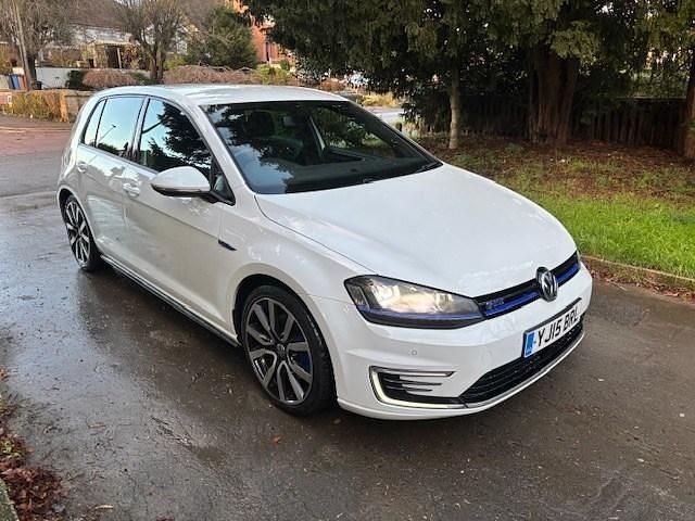 White Used 2015 VW Golf VII GTE Hatchback | £7,495 - Image 1/4