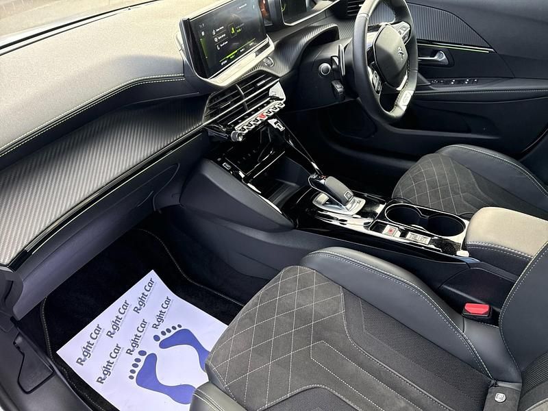 Used Peugeot 208 Premium 2022 White Hatchback