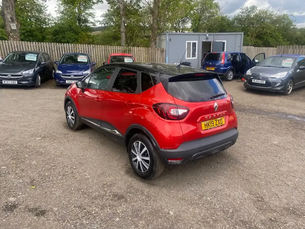 Begagnad Renault Captur Iconic 2019 Röd SUV
