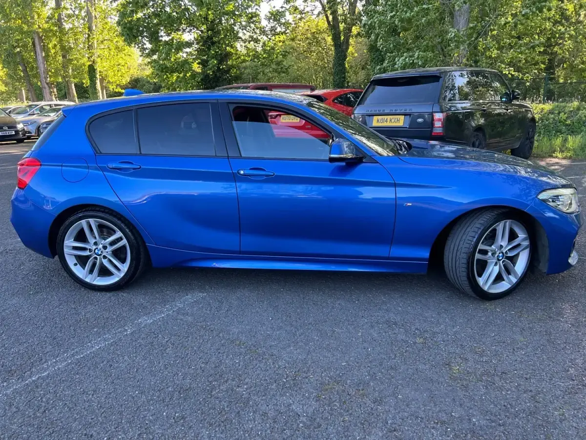 Begagnad BMW 120 M Sport 2016 Blå Halvkombi