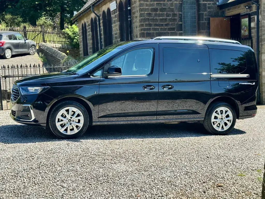 Used Ford Tourneo Connect Titanium 122 HP (89 kW) 2025 Black MPV