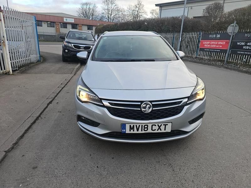 Used Vauxhall Astra 110 HP (80 kW) 2018 Silver Estate