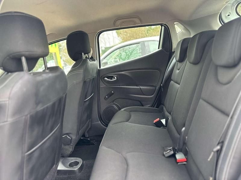 Used Renault Clio IV Play 75 HP (55 kW) 2019 White Hatchback