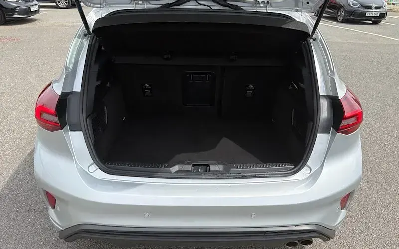 Used Ford Focus ST-Line X 125 HP (91 kW) 2023 Silver Hatchback