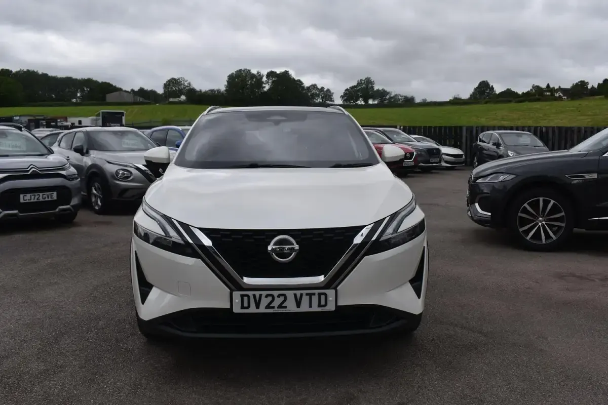 Used Nissan Qashqai Tekna 138 HP (101 kW) 2022 White SUV