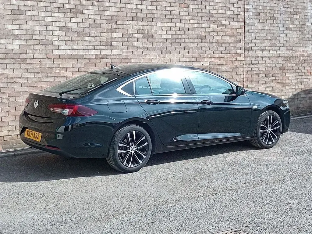 Used Vauxhall Insignia Edition 122 HP (89 kW) 2022 Black Hatchback