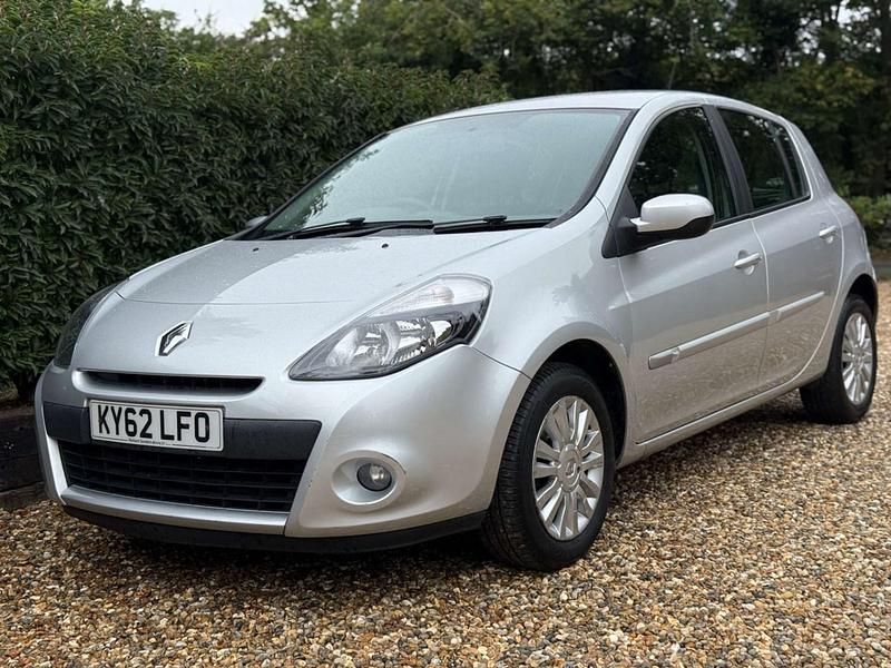 Silver Used 2013 Renault Clio IV Expression+ Hatchback | £1,995 (Good price) - Image 1/4