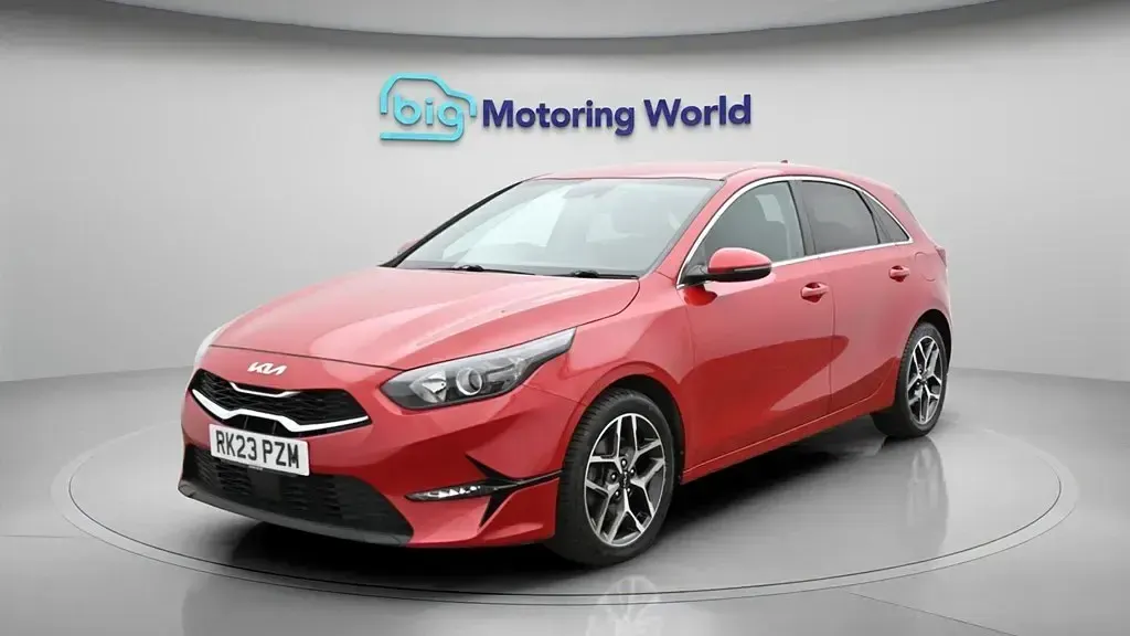 Używany Kia Ceed 158 KM (116 kW) 2023 Czerwony Hatchback