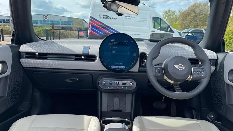 New Mini Cooper 118 kW (161 HP) 2025 Black Hatchback