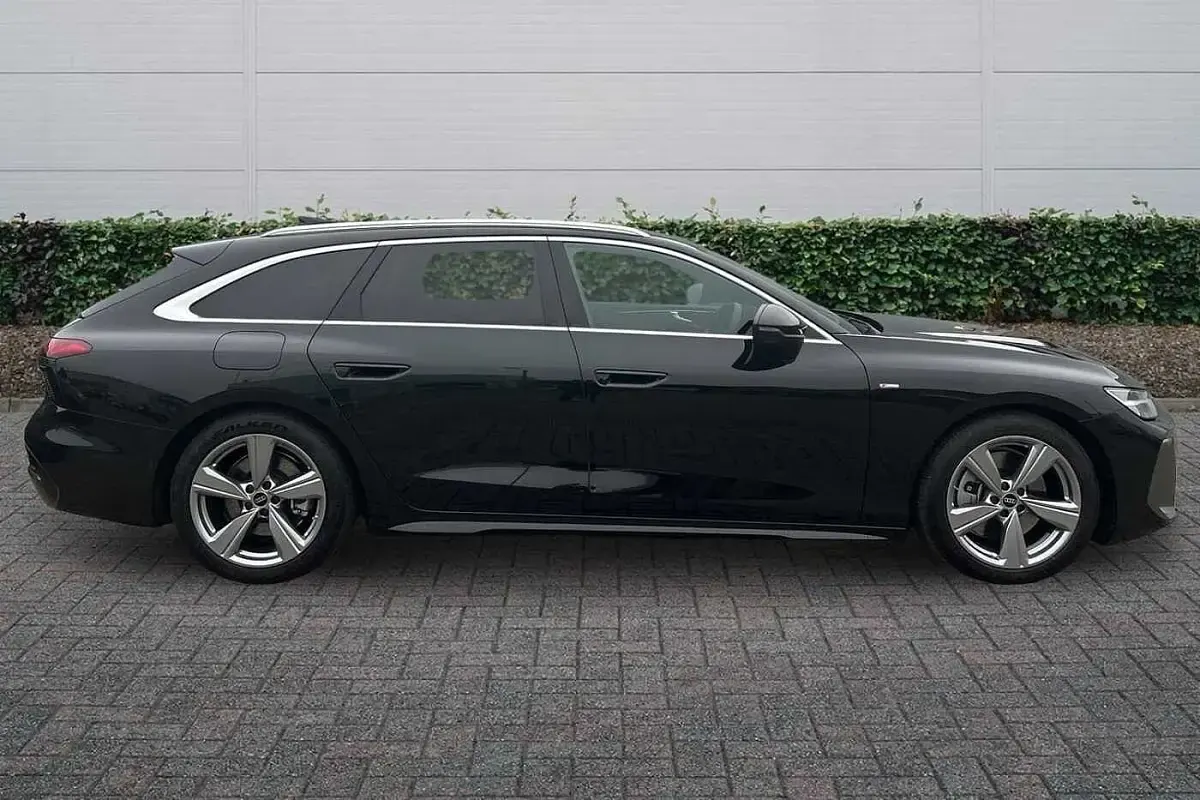 Used Audi A6 S-Line 204 HP (150 kW) 2025 Green Estate