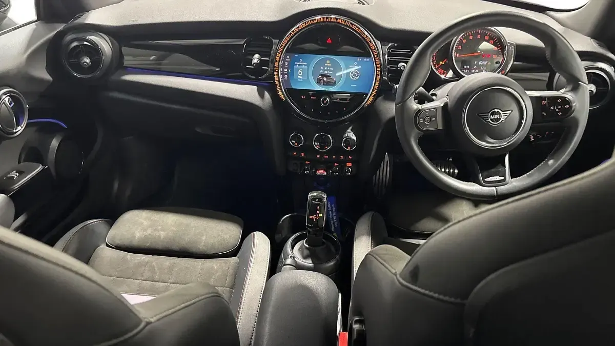 Używany Mini Cooper Hatch 134 KM (98 kW) 2022 Czarny Hatchback