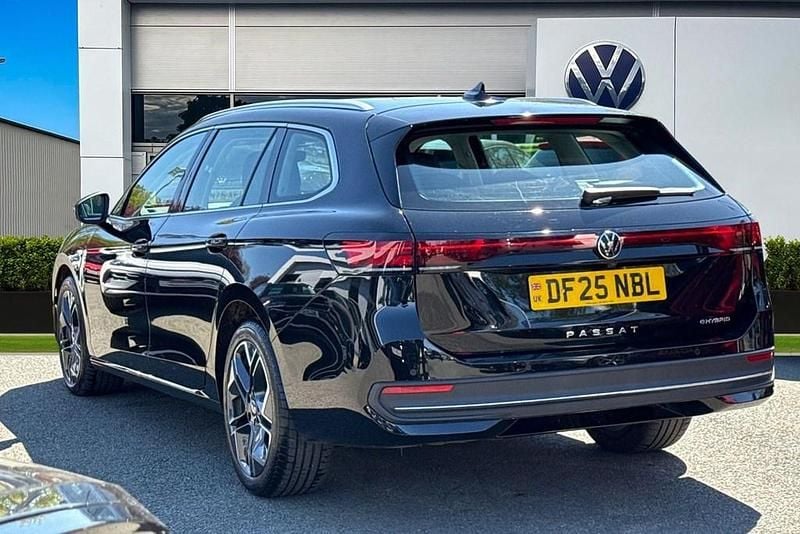 Usado VW Passat Life 204 HP (150 kW) 2025 Preto Carrinha