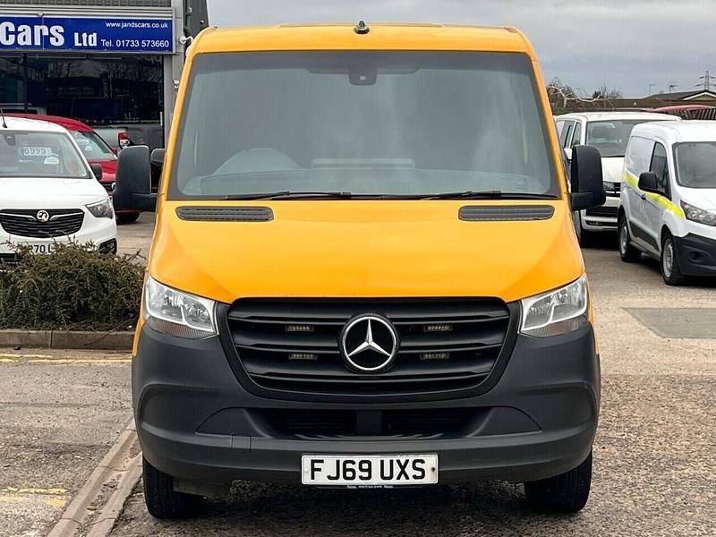 Używany Mercedes Sprinter 163 KM (119 kW) 2019 Żółty Van