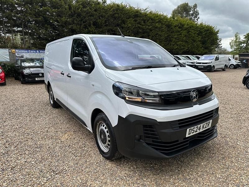 Used Vauxhall Vivaro 143 HP (105 kW) 2024 White MPV