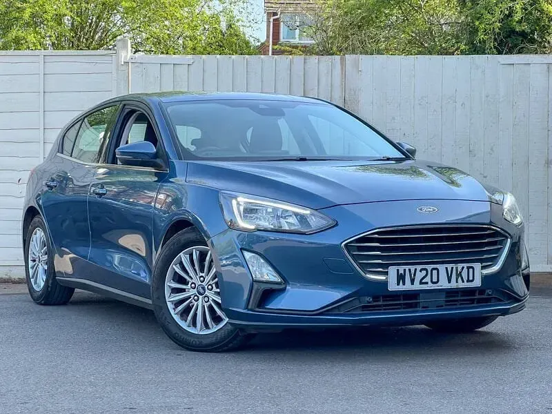 Używany Ford Focus Titanium 125 KM (91 kW) 2020 Niebieski Hatchback