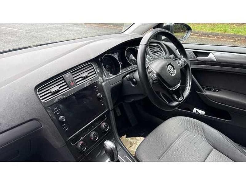 Used VW Golf VII Match 115 HP (84 kW) 2019 Deep black pearlescent
