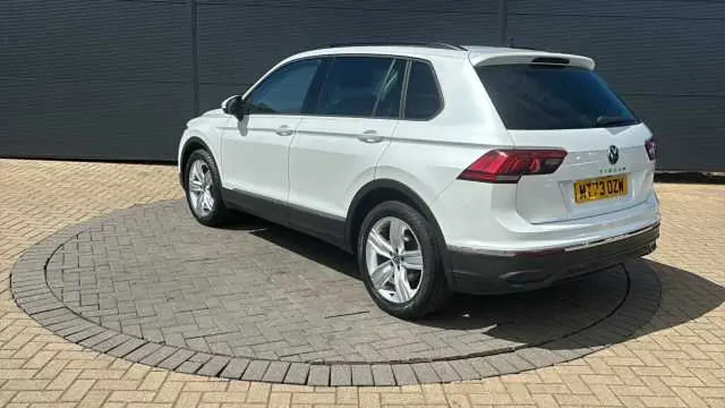 Used VW Tiguan Life 150 HP (110 kW) 2023 White SUV