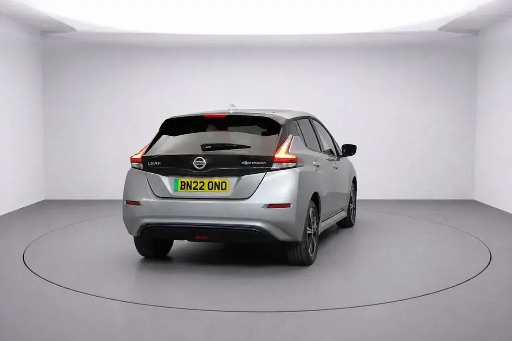 Used Nissan Leaf N-Connecta 160 kW (218 HP) 2022 Silver Hatchback