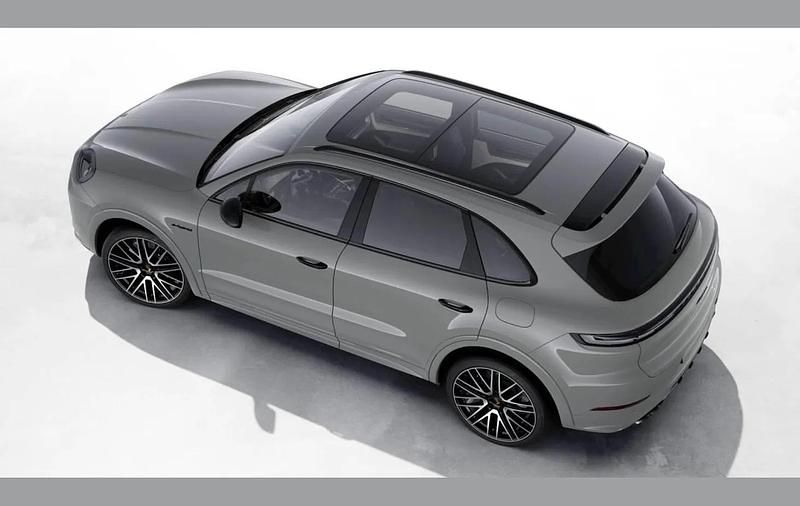 Used Porsche Cayenne 464 HP (341 kW) 2024 Grey SUV