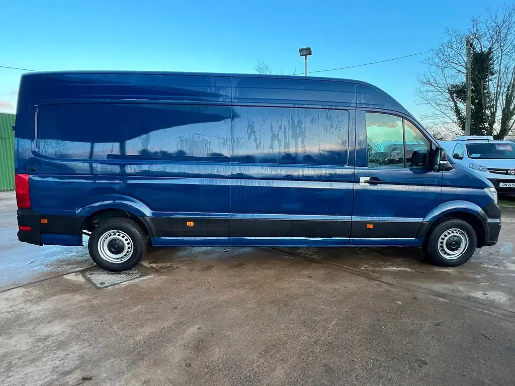 Used VW Crafter Trendline 140 HP (102 kW) 2021 Blue Van