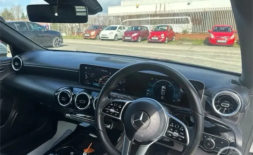 Used Mercedes A180 Executive 116 HP (85 kW) 2018 Silver Hatchback