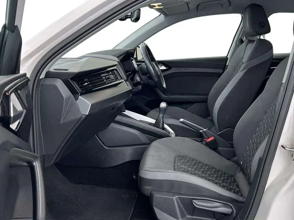 Used Audi A1 Sport 108 HP (79 kW) 2023 White SUV