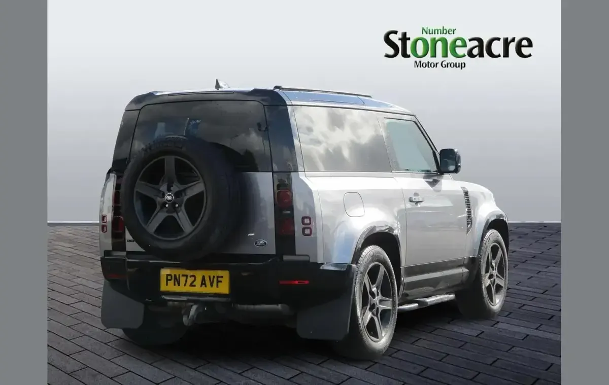 Used Land Rover Defender SE Dynamic 250 HP (183 kW) 2022 Grey SUV