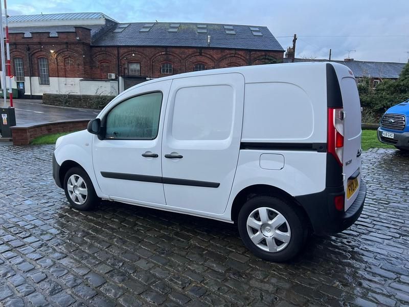 Used Nissan NV250 Acenta 80 HP (58 kW) 2021 White Van