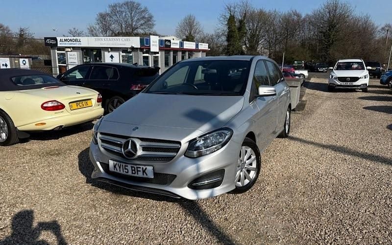 Begagnad Mercedes B180 SE 109 HK (80 kW) 2015 Minibuss