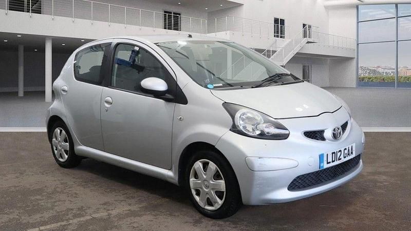 Silver Used 2012 Toyota Aygo Hatchback | £3,444 (Good price) - Image 1/4