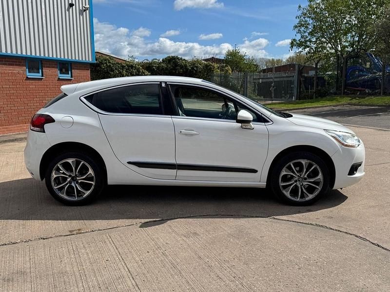 Used Citroën DS4 2013 White Hatchback