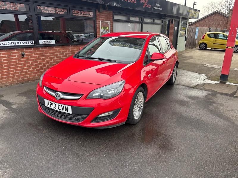 Gebraucht Vauxhall Astra 2013 Rot Kleinwagen