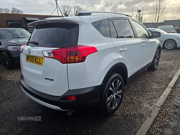 Used Toyota RAV4 2015 White Estate