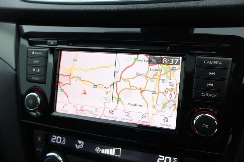 Used Nissan Qashqai Tekna 140 HP (102 kW) 2018 Silver SUV