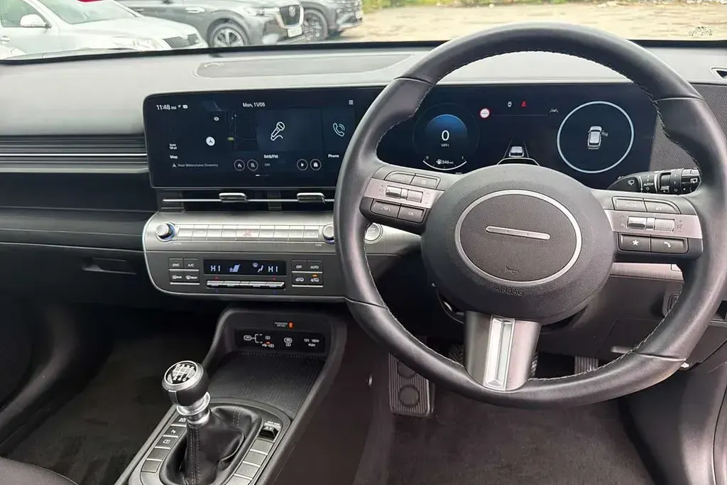 Used Hyundai Kona Advanced 135 HP (99 kW) 2025 Grey SUV