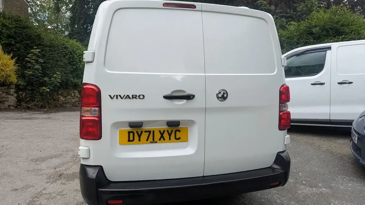 Used Vauxhall Vivaro Edition 100 HP (73 kW) 2021 White MPV